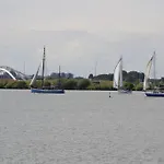 ゲストハウス Floating 3*