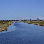 Floating 3*