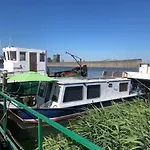 Floating 3*