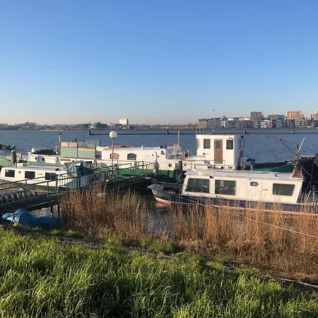 게스트하우스 Floating 3*