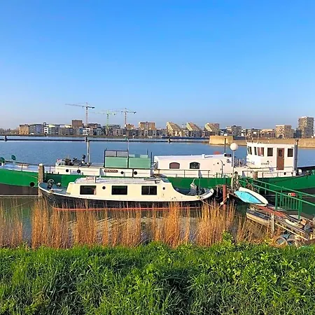 Floating Гостевой дом 3*