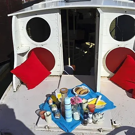 Floating Гостевой дом 3*